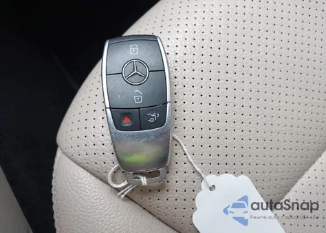 2021 Mercedes-Benz Glc 300 4Matic Suv z USA, uszkodzony, nr VIN W1N0G8EB8MF883765